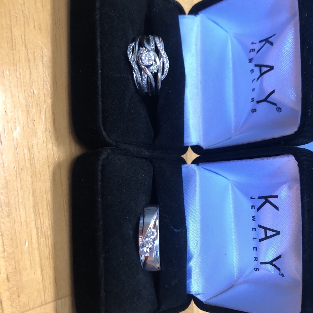 Wedding Ring Set - Picture 2 of 8
